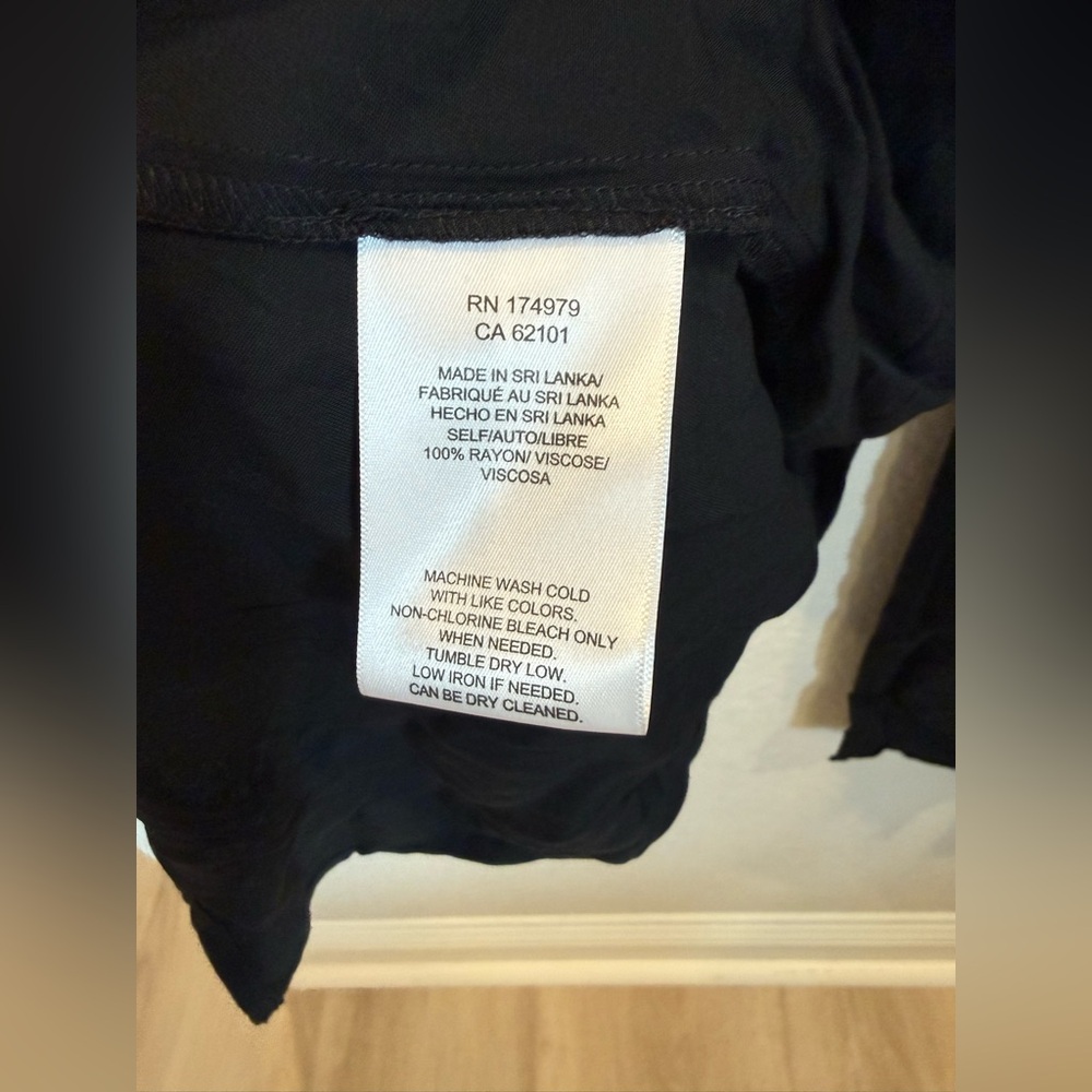 BCBGMaxAzria Black sleeveless draped vest - Picture 10 of 11